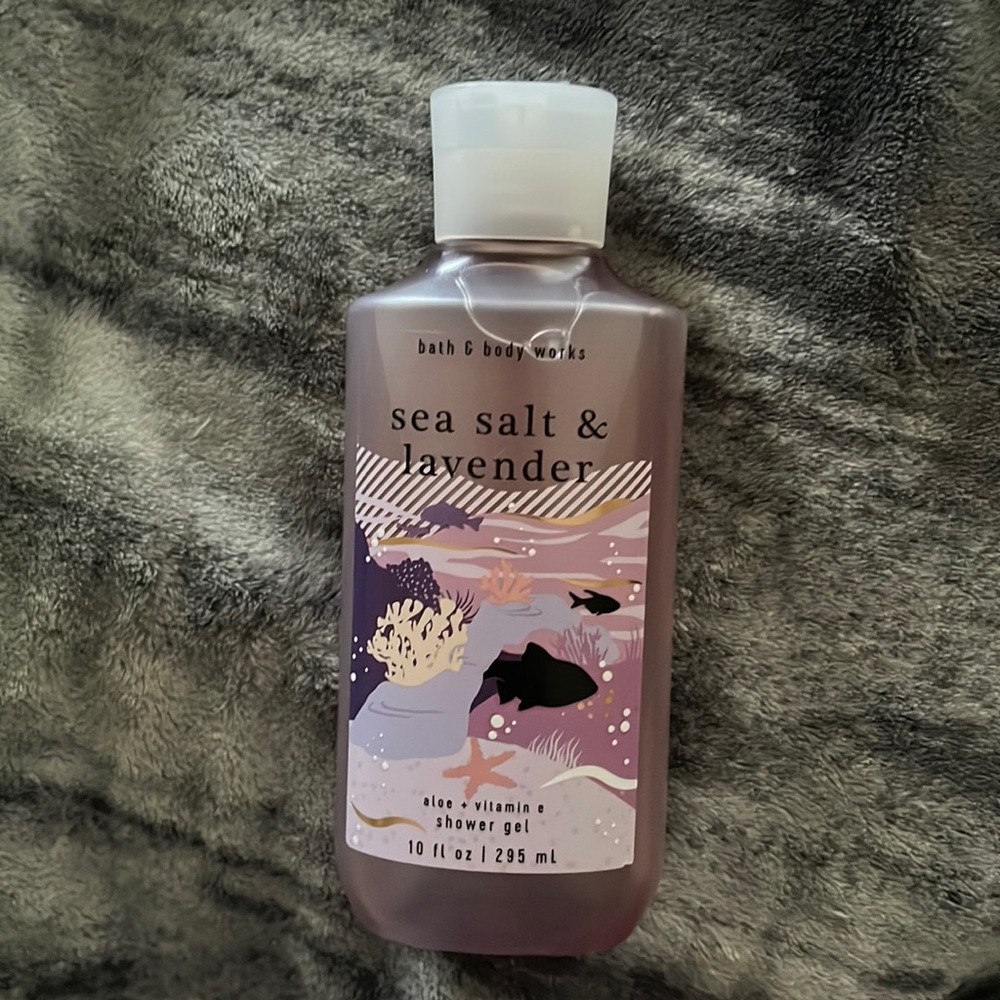 🦩$10 or 3 for $25🦩Bath & Body Works Sea Salt & Lavender Shower Gel